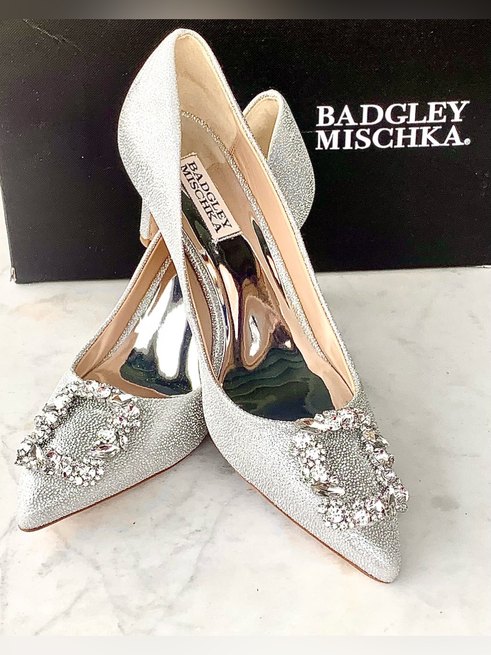 BADGLEY MISCHKA CARRIE CRYSTAL EMBELLISHED PUMP SILVER GLITTER NEW SIZE 8